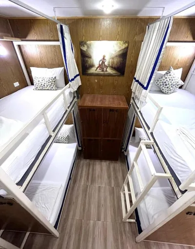 4人女性宿舍床位 — Hanuman VIP Hostel