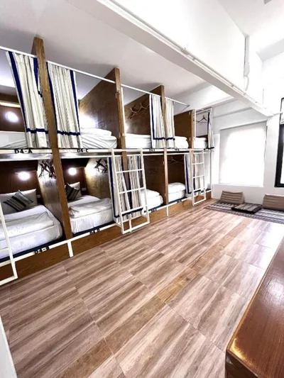 10人混合宿舍上下铺床位 — Hanuman VIP Hostel